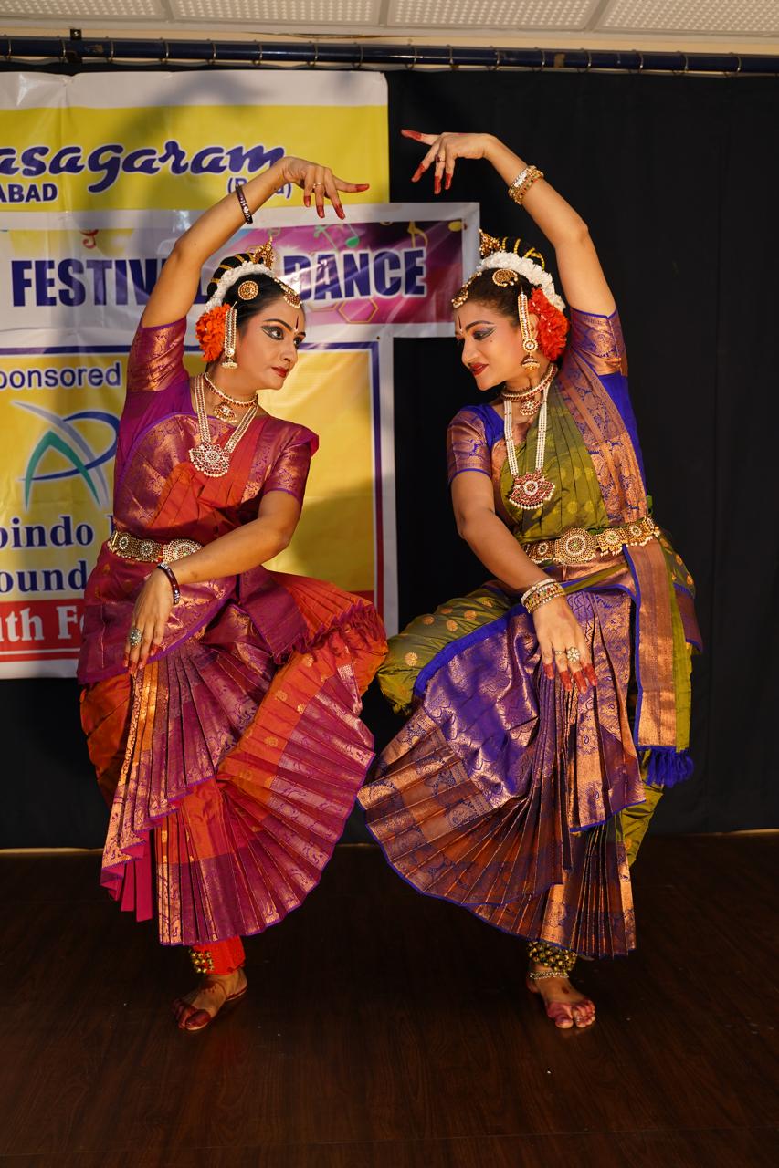Classical dance duet