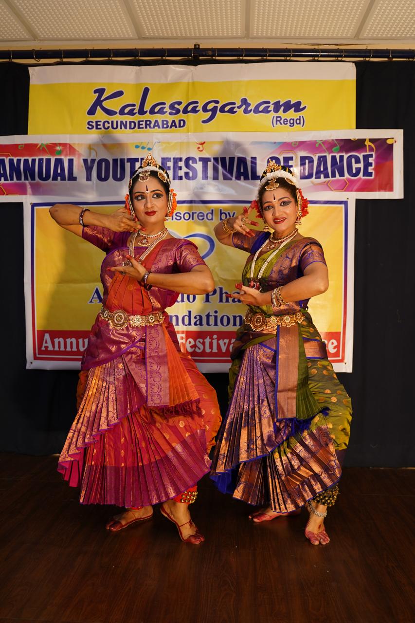 Classical dancers on stage